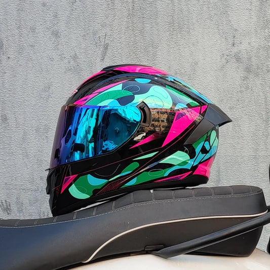 Casco motociclistico a doppia visiera