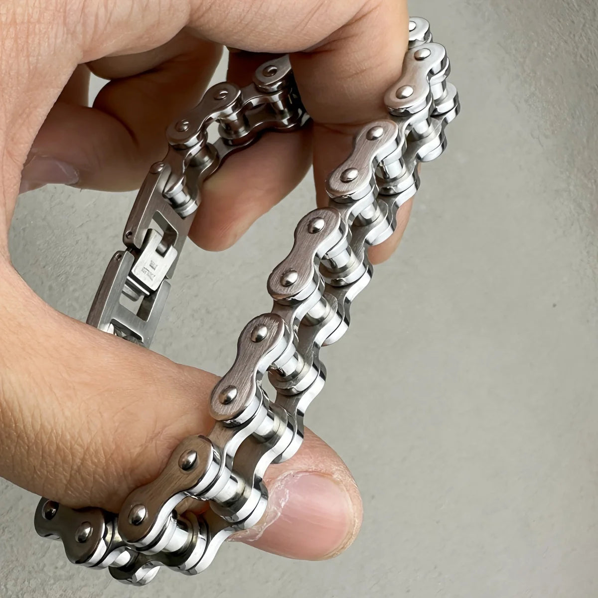 Motorradkettenarmband